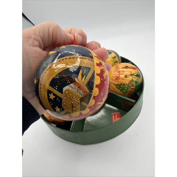 Vintage Bloomingdales Florida Christmas Ornament Balls Paper Mache Set of 7 New - Picture 12 of 16